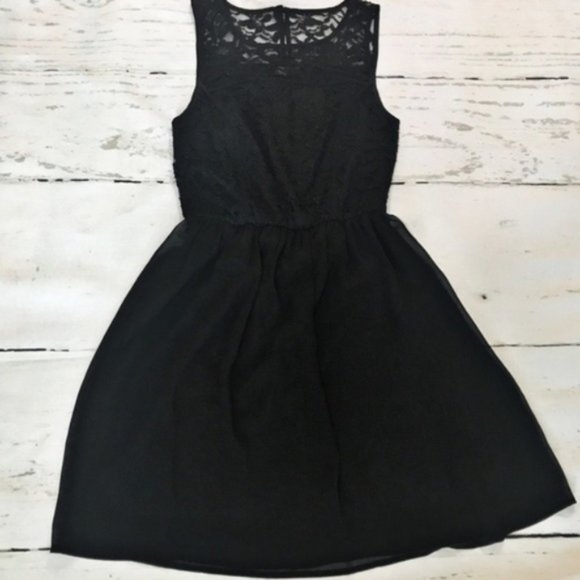 Lily Rose Black Lace Fit & Flare Dress size S - Picture 1 of 6